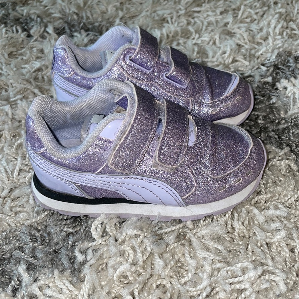 🦄Puma Purple sparkle Velcro sneakers